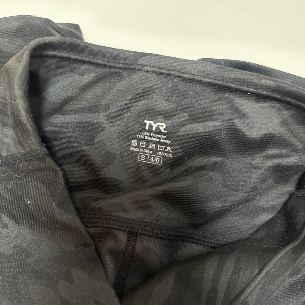 TYR Shorts - Picture 4 of 4